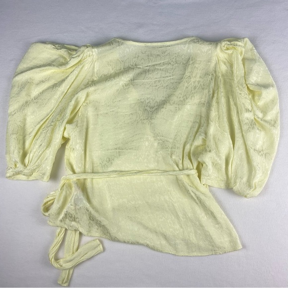 Krisa Women Yellow Puff Sleeve Wrap Top S ***FLAWS*** - Picture 5 of 11